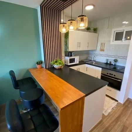 Minerva, One Bedroom Family Apartment, Great Location, Pool With Water Slides, Sleeps 4 *